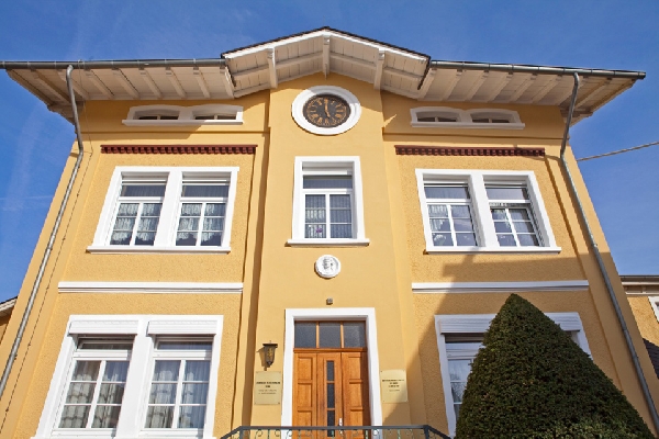Das Foto zeigt das Gutshaus von Weingut G. H. von Mumm in in  Geisenheim-Johannisberg, Rheingau.