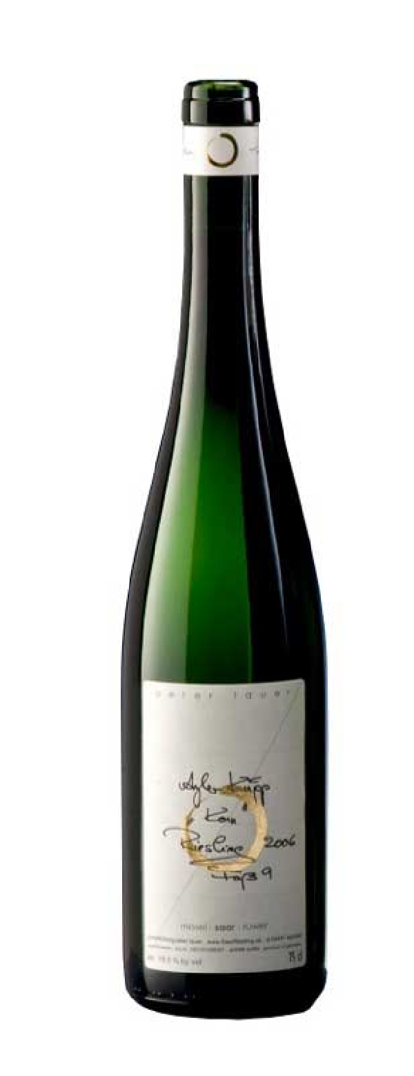 Das Foto zeigt den Riesling 2006er Ayler Kupp „Kernâ€ von Weingut Peter Lauer.
