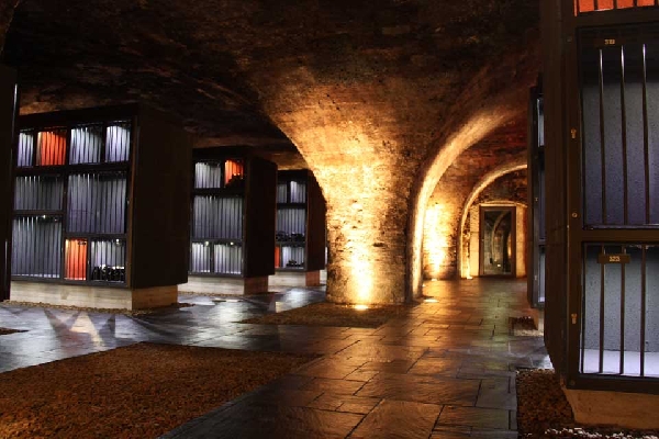 Das Foto zeigt das Gewölbe der wineBank von Weingut Balthasar Ress.