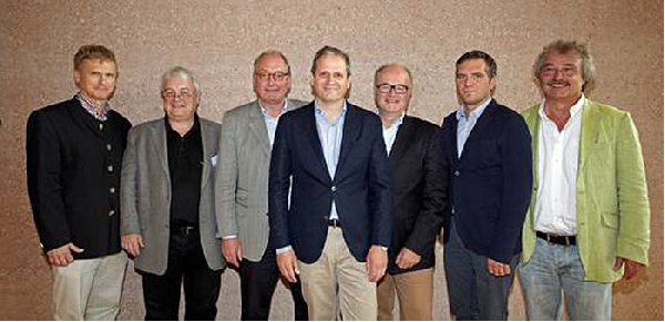 Das Foto zeigt den Vorstand des VDP: Präsident Steffen Christmann sowie die Präsidiumsmitglieder Armin Diel, Reinhard Löwenstein, Paul Fürst, Wilhelm Weil, Philipp Wittmann und Joachim Heger 