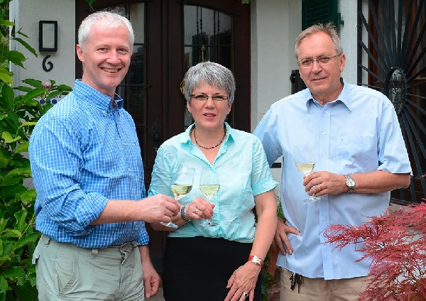 Das Foto zeigt Urban Kaufmann sowie Gabi und Hans Lang.