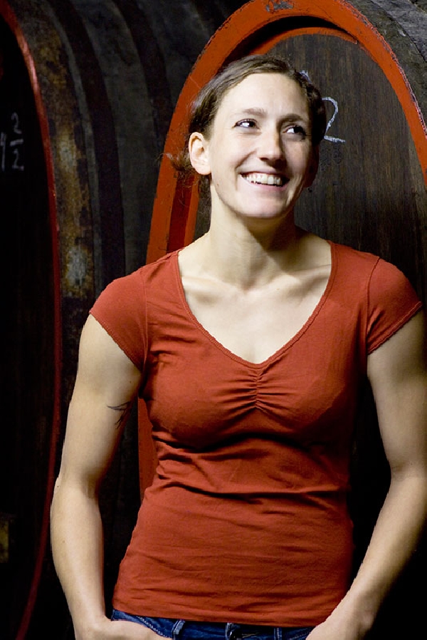 Das Foto zeigt Theresa Breuer, Leiterin von Weingut Breuer in Rüdesheim, Rheingau. 