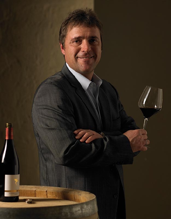 Das Foto zeigt Bruno Schimpf, Kellerwmeister von Weingut Siegrist.