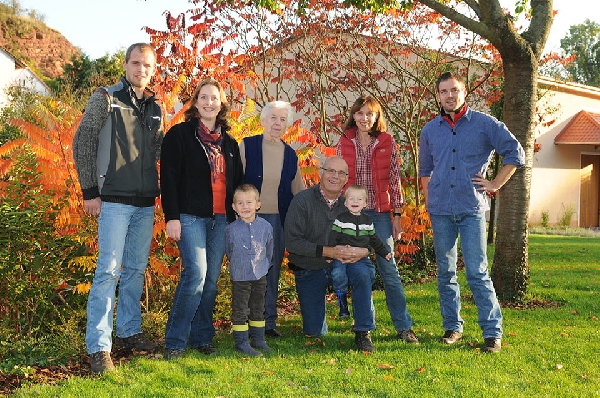 Das Foto zeigt die Familie Huff aus Schwarzburg, Rheingau.