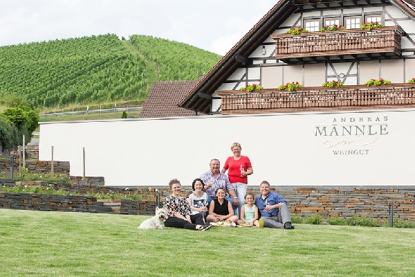 Das Foto zeigt Familie Männle, Inhaber des gleichnamigen Weinguts in Durbach.